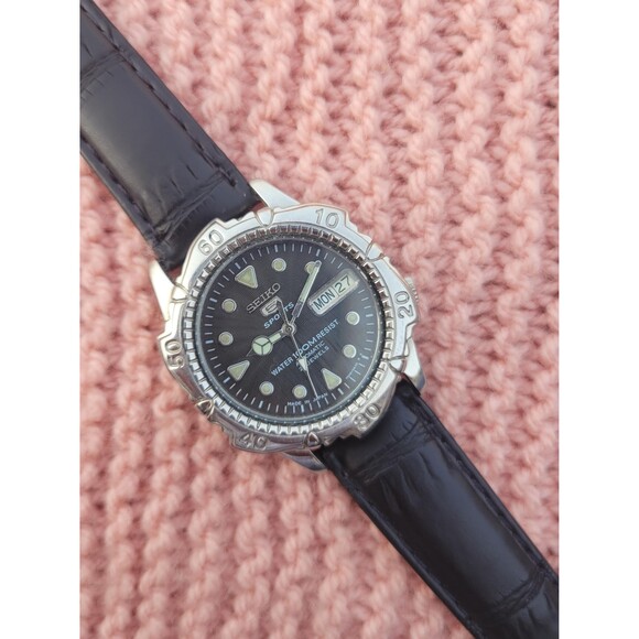 Vintage Seiko 5 Sports 7S36-0180 Automatic Watch | 37mm | Diver Classic Starfish - Picture 4 of 8